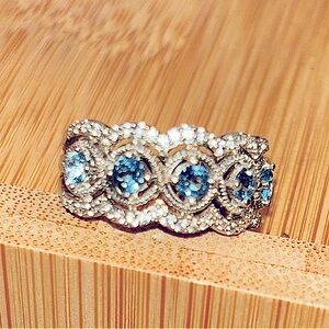 Diamond and aquamarine ring